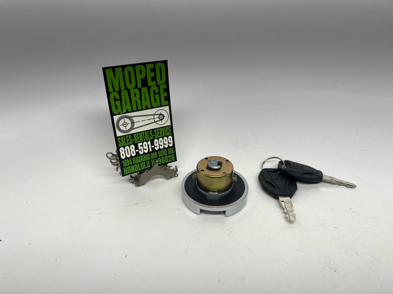 Universal Locking Gas Cap with Key – Fuel Tank Cap for Scooter, Motorcycle, Moped, ATV