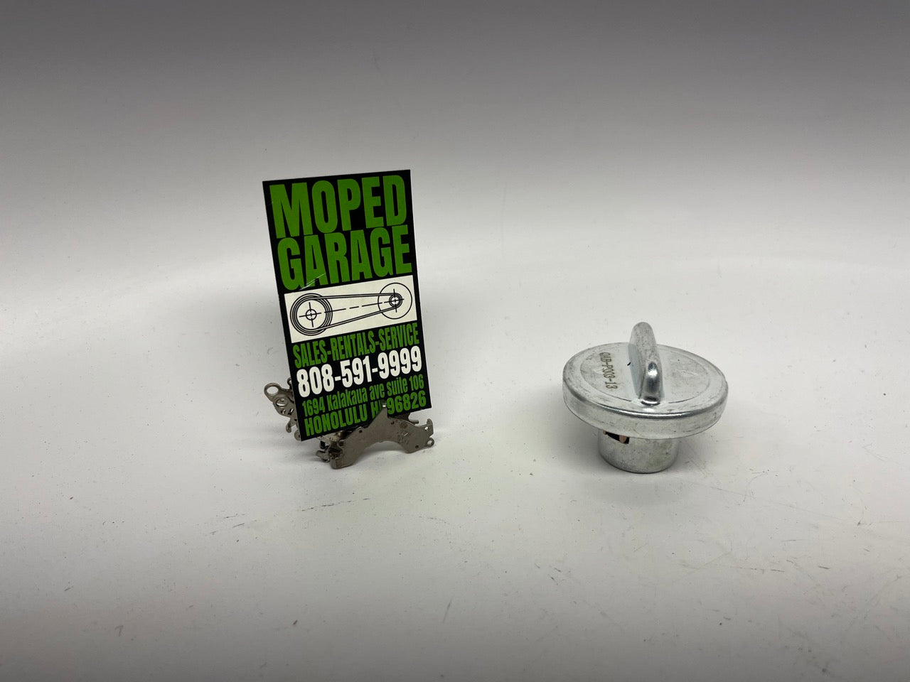 Universal 30mm Gas Cap – Screw Type Fuel Tank Cap for Scooter, Moped, Motorcycle, ATV