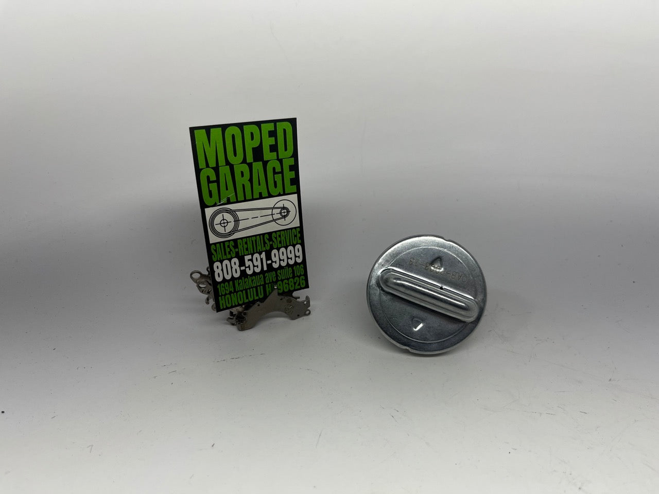 Universal 30mm Gas Cap – Screw Type Fuel Tank Cap for Scooter, Moped, Motorcycle, ATV