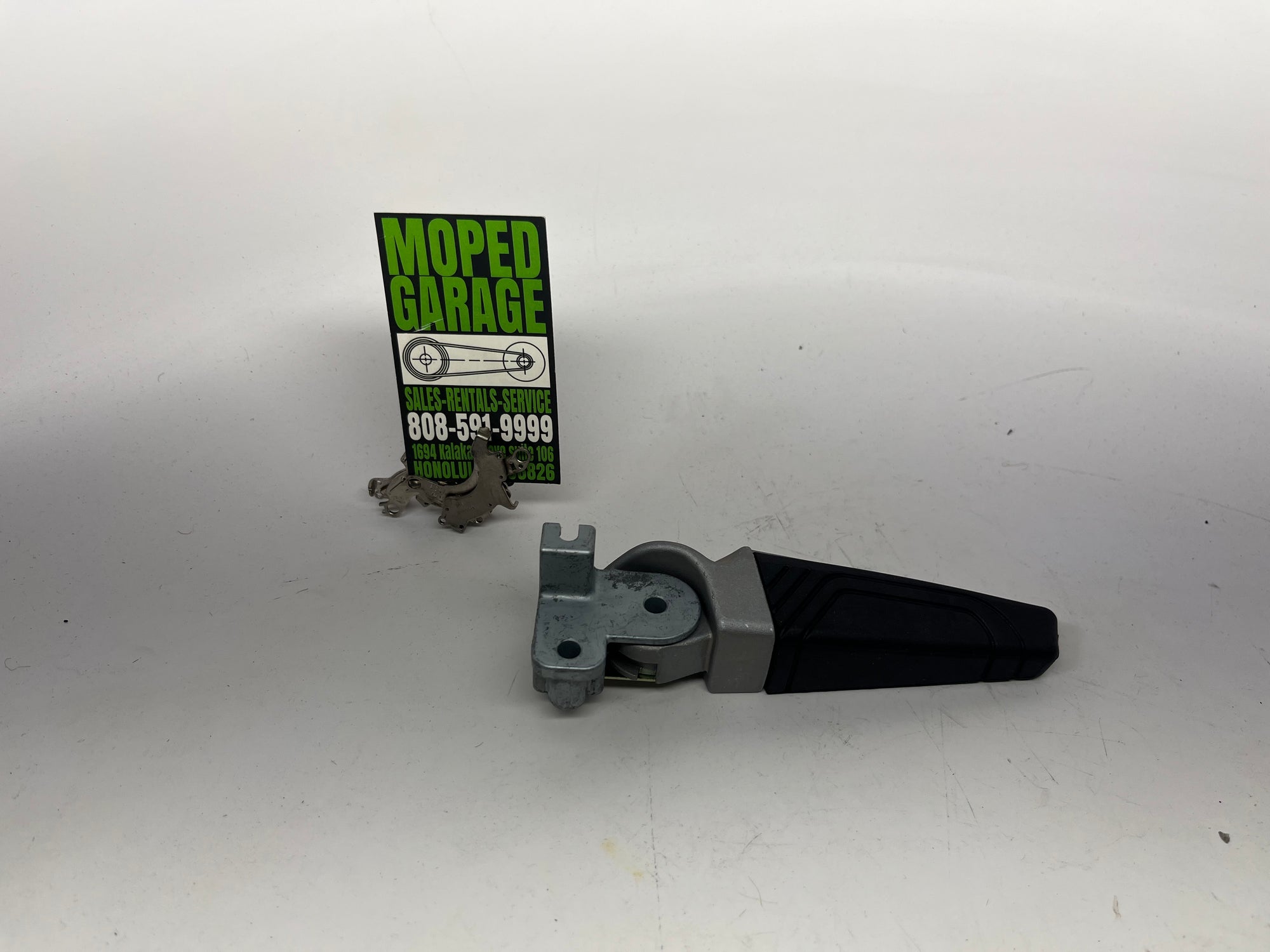 KYMCO Right Footrest Bar Assembly - Like 50 / A-Town | OEM Part 5071A-AAA8-BA0
