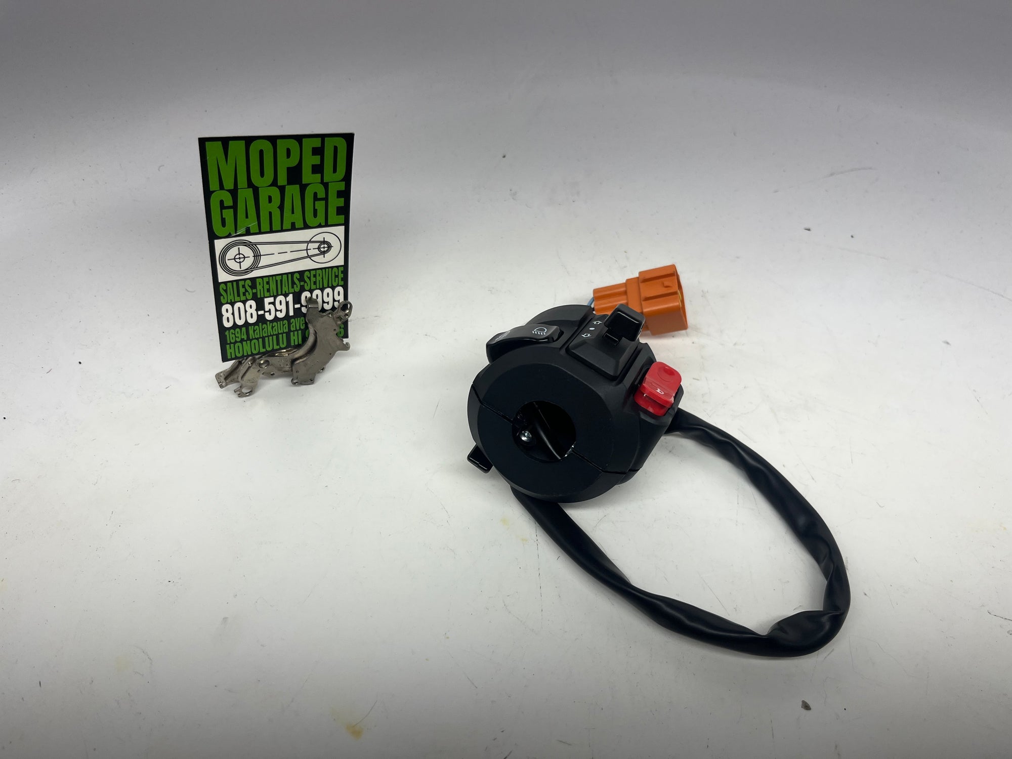 Yadea G5 Left Switch Group – OEM Handlebar Control Module w/ Light & Horn