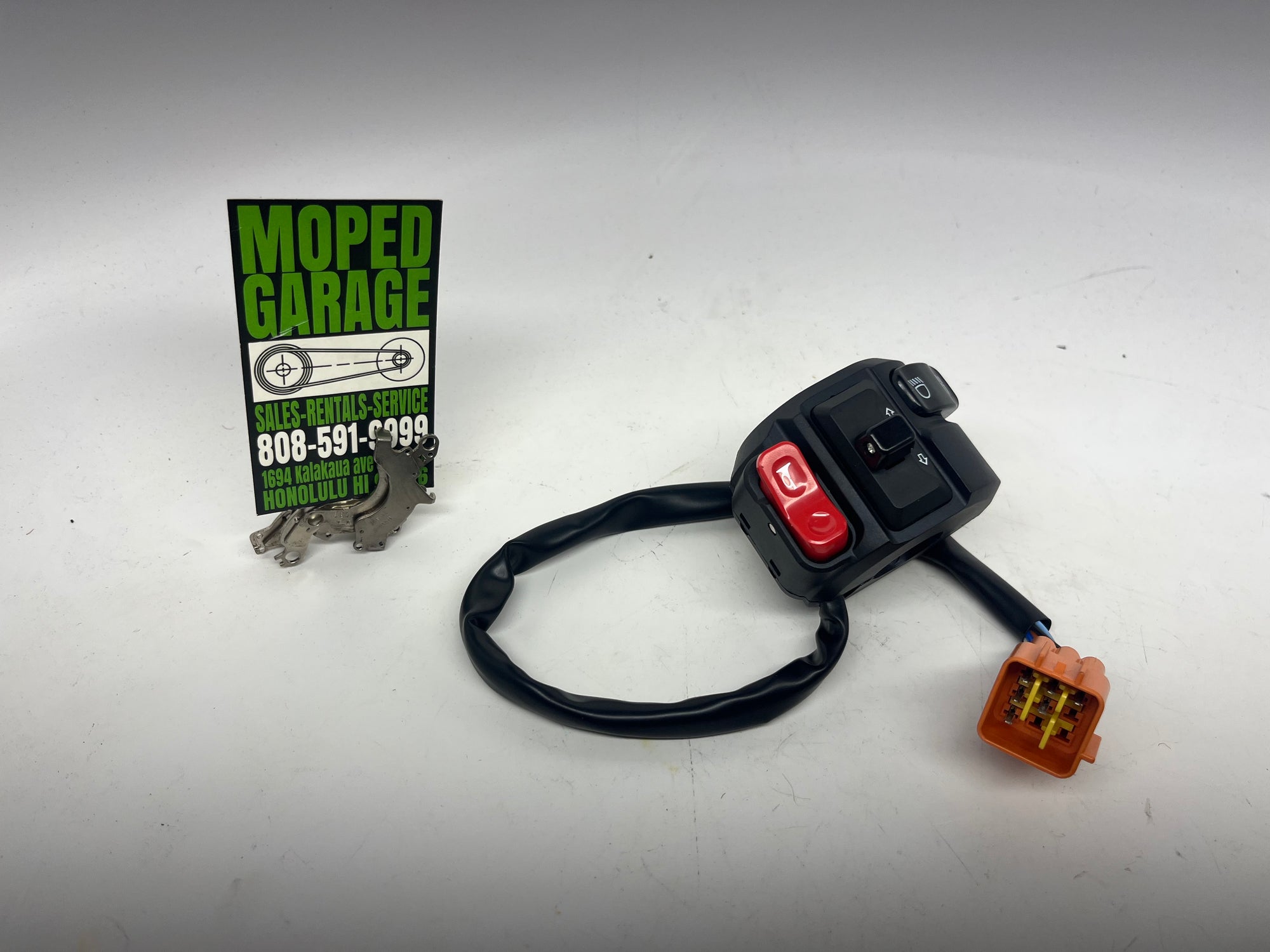 Yadea G5 Left Switch Group – OEM Handlebar Control Module w/ Light & Horn