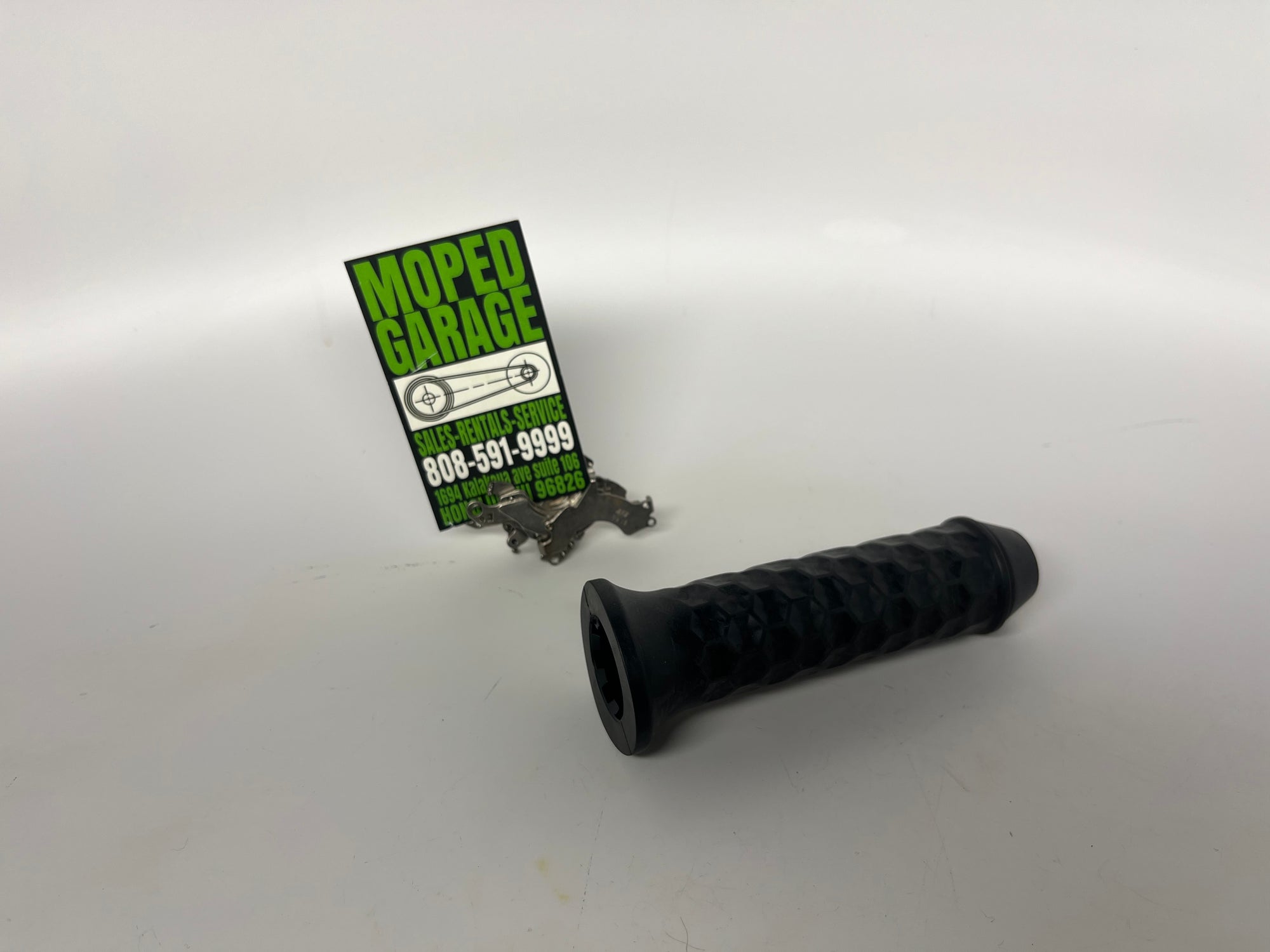 Yadea G5 Handlebar Grip – OEM Replacement Rubber Throttle & Brake Side Grips