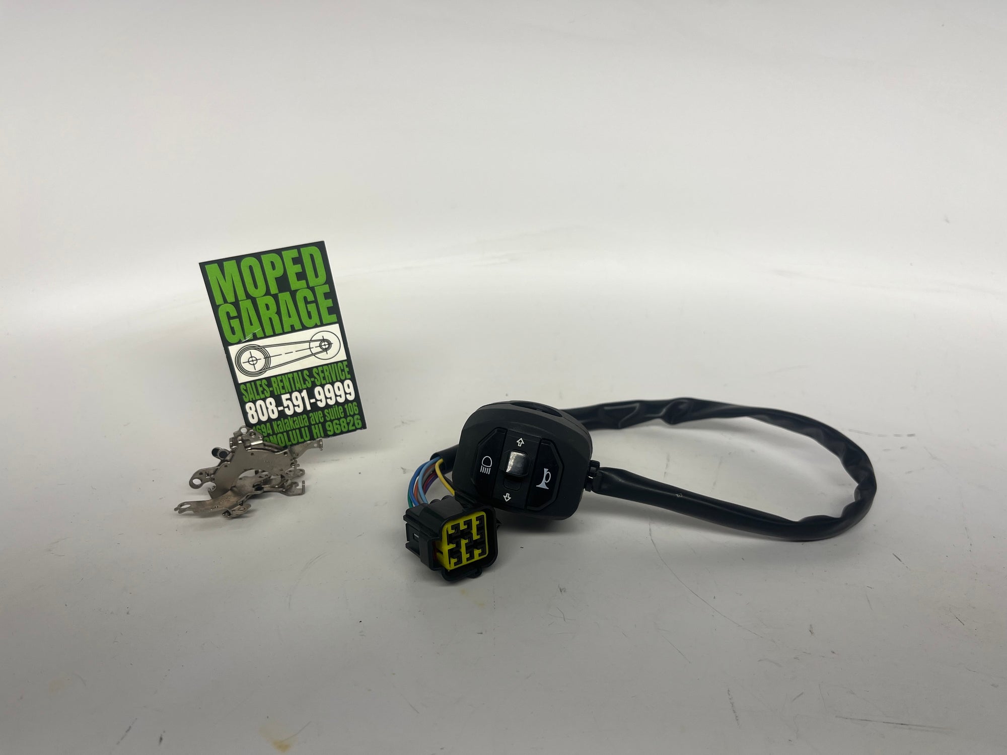 Left Handlebar Switch Assembly for VMOTO Super Soco CU Mini – 35200-TGF-AA0