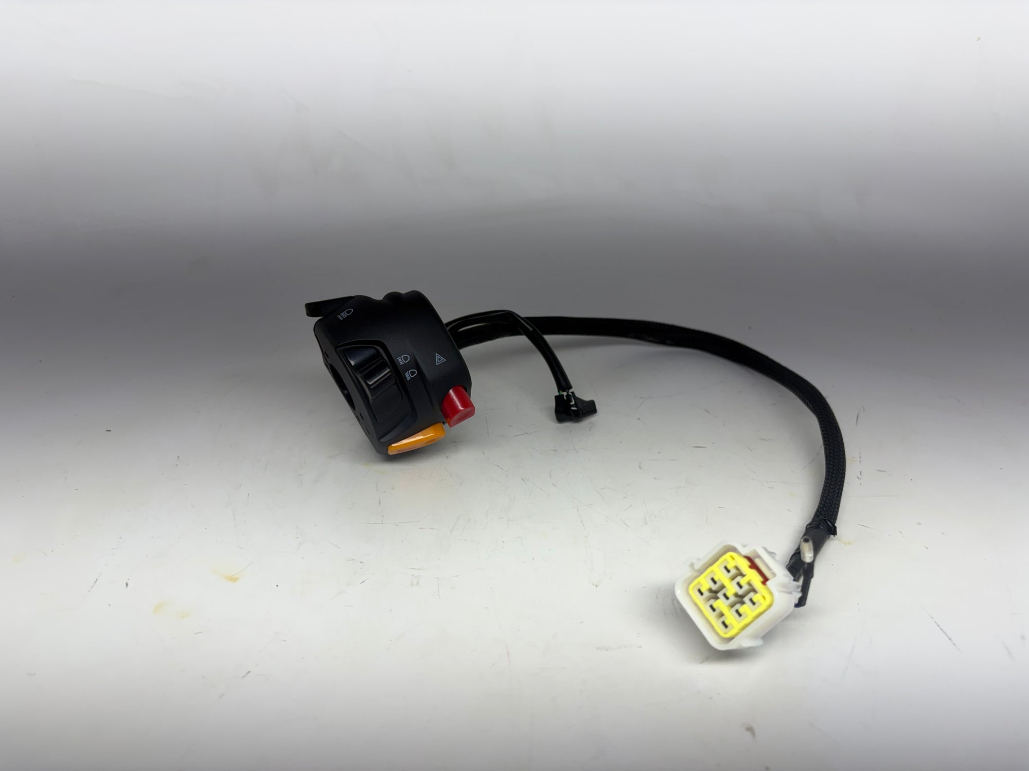 Soleil SS Left Handlebar Switch Assembly – OEM Control Unit 3520A-BL05-9000 / 3520A-BL05-A000