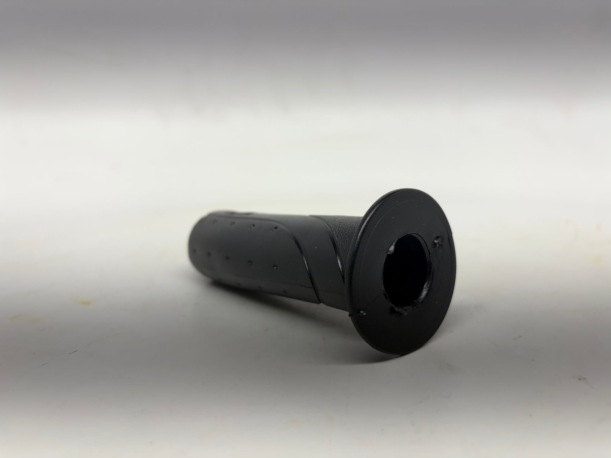 SYM Left Handle Grip – 53166-TAA-000 | OEM Rubber Hand Grip for SYM 50cc Scooters