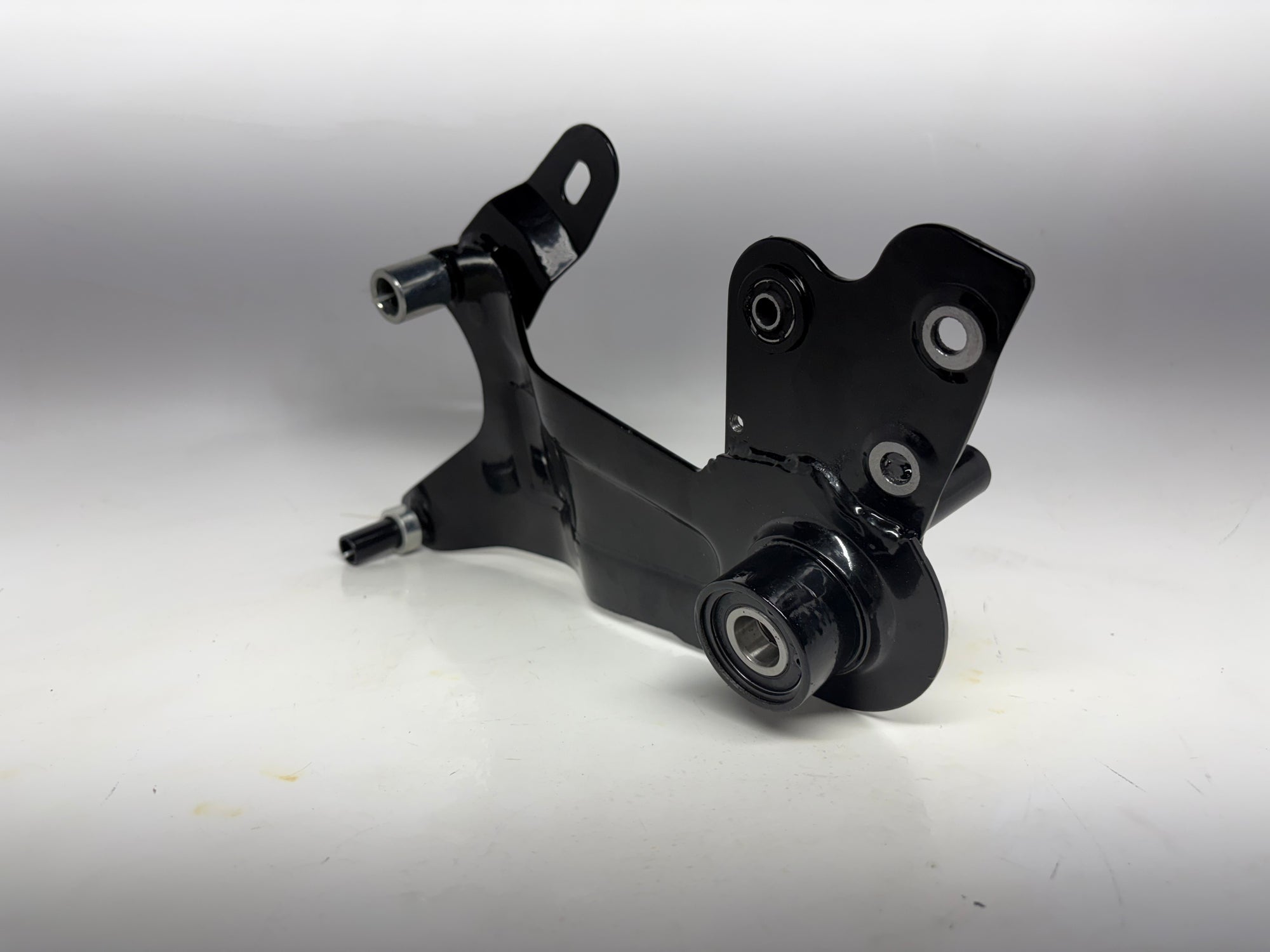 Soleil SS Swingarm Connecting Plate – OEM 43210-AFA9-9102-C | Rear Suspension Mount Bracket