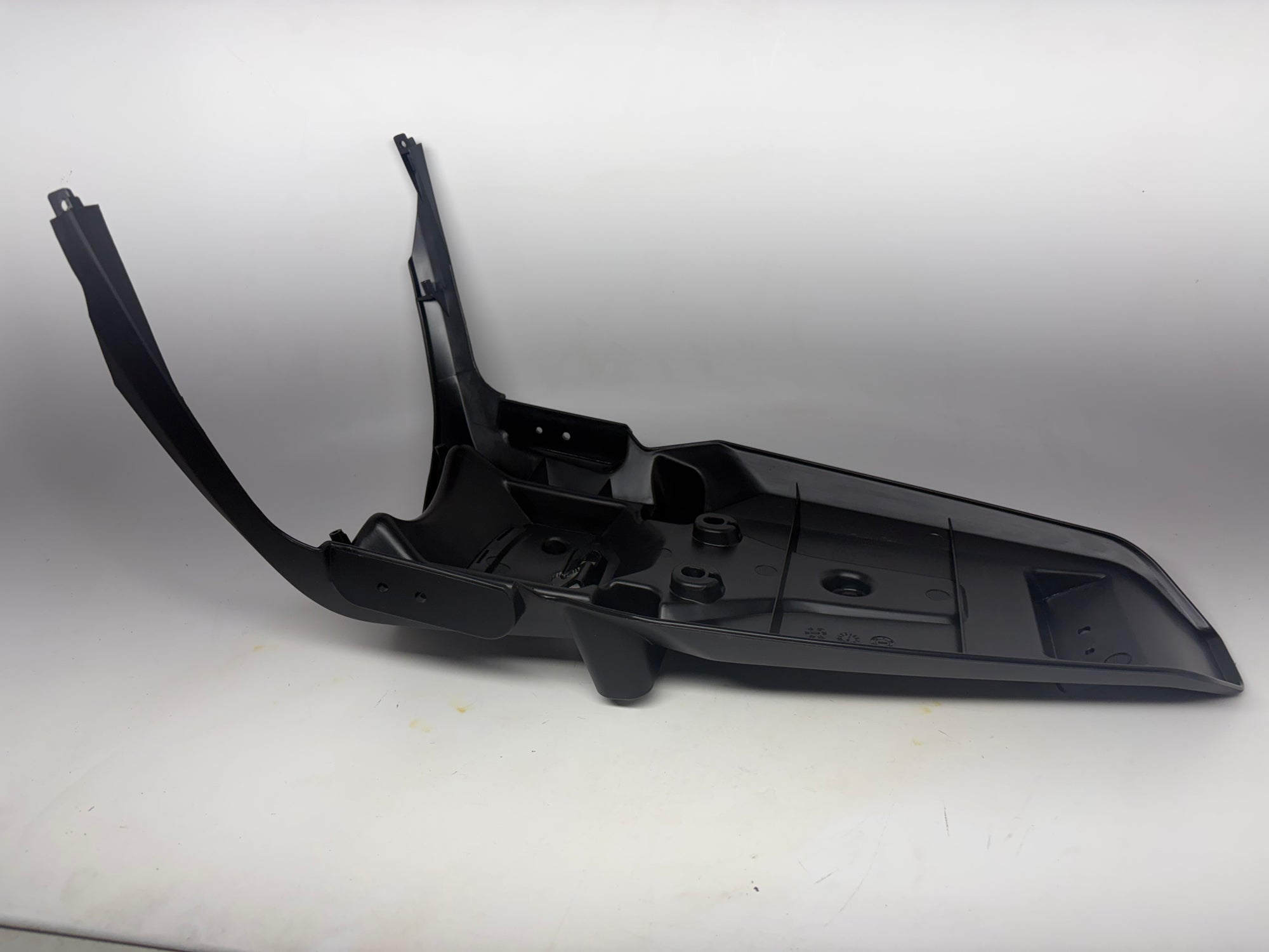 KYMCO Rear Fender – New People S 150 (2020–2023) | OEM Mudguard 80105-AEB9-M30-N1R