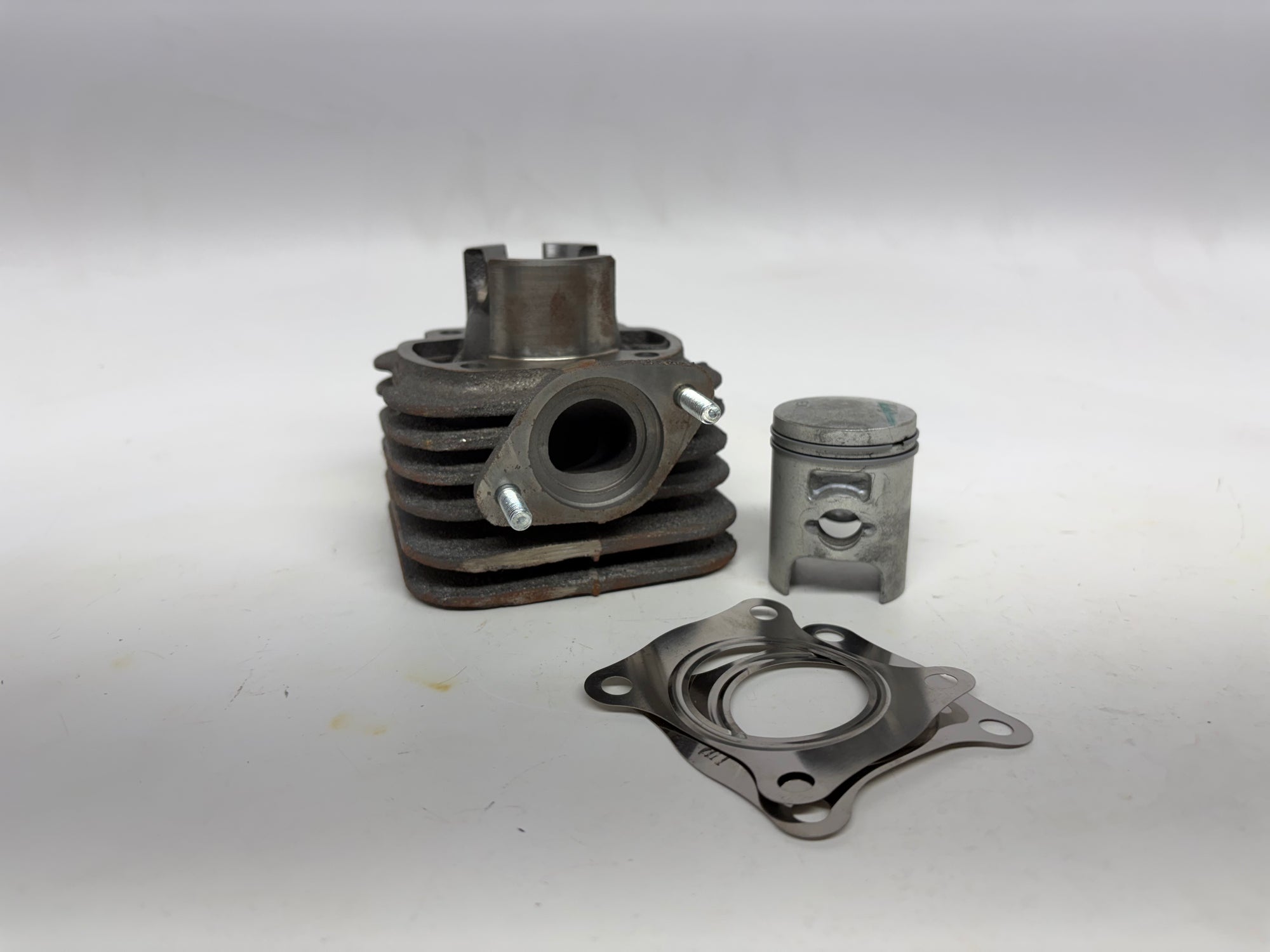 SYM DD50 Stock Cylinder Kit – Incomplete (Head, Piston & Top Gasket Only)