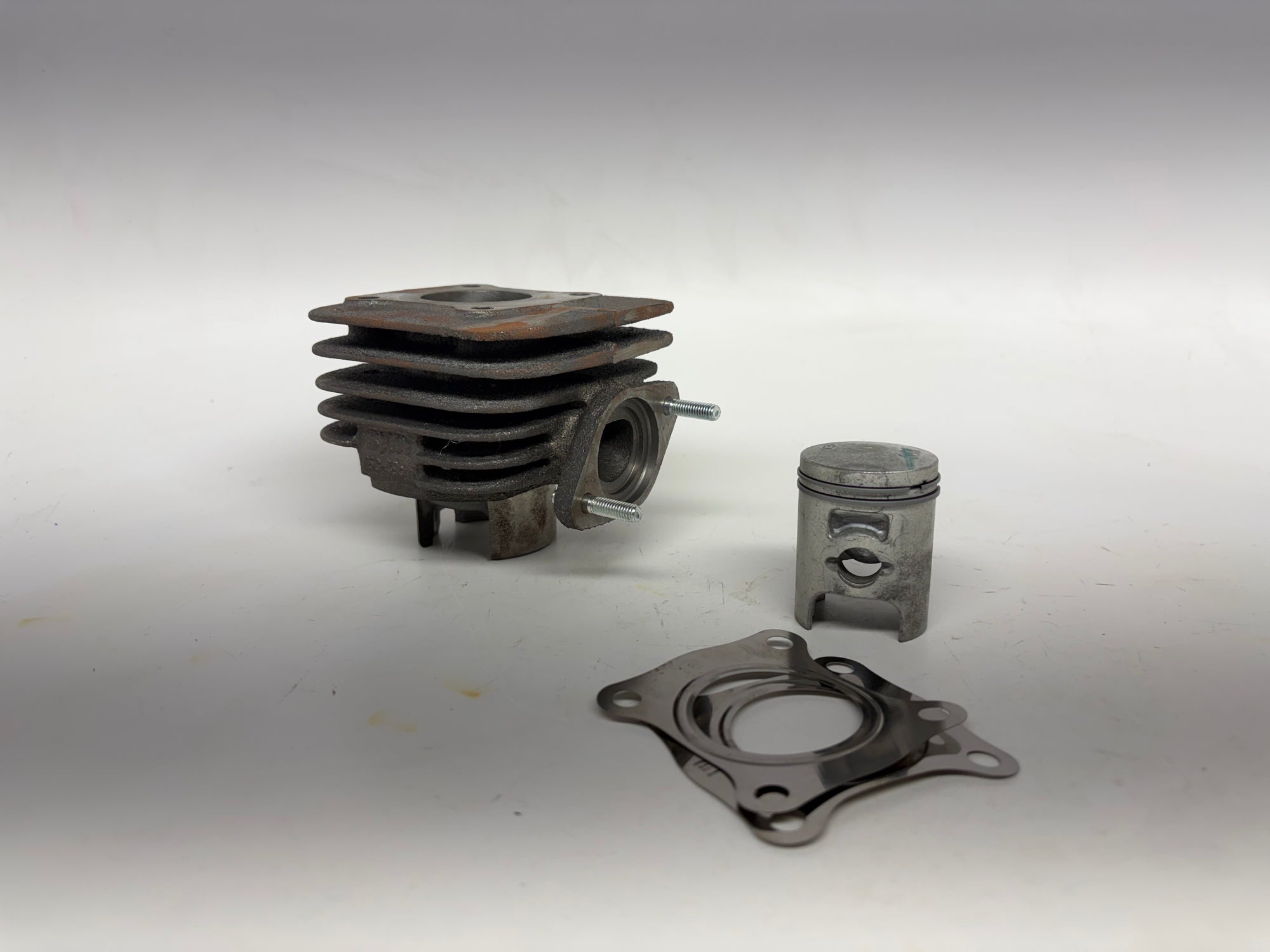 SYM DD50 Stock Cylinder Kit – Incomplete (Head, Piston & Top Gasket Only)