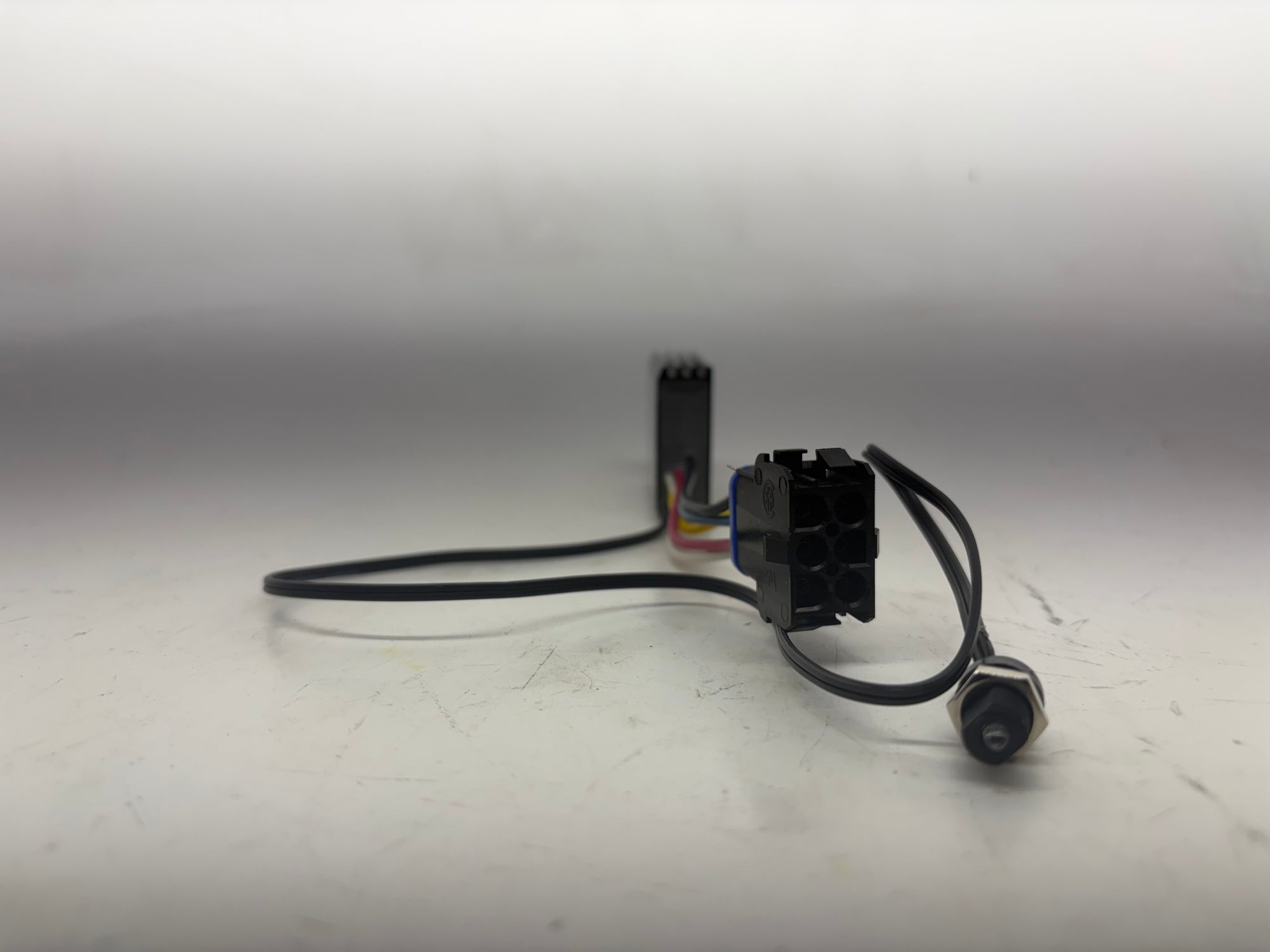 Signal Dynamics Plug & Play Headlight Module – 01015 – LED Conversion Adapter for Motorcycles