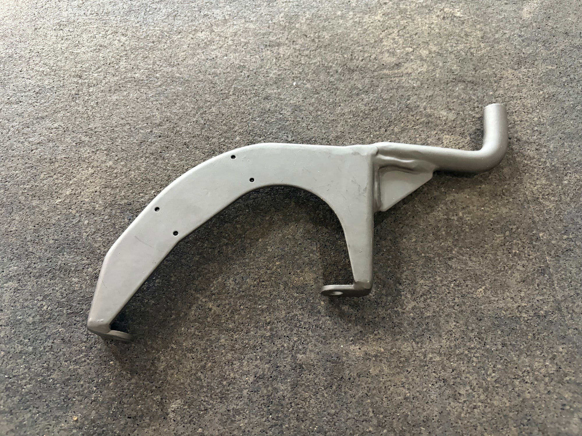 Muffler Mount Bracket – Black – IceBear Mad Dog 50/150 Scooter Exhaust Support Gen 4