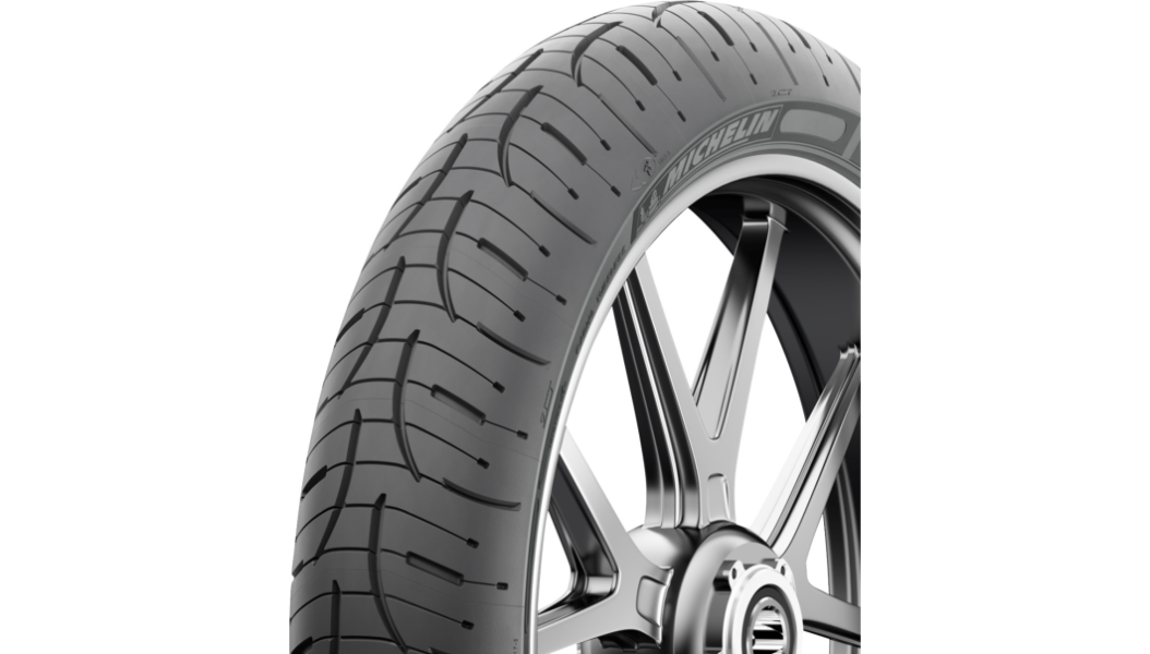Michelin Pilot Road 4 GT Front Tire 120/70ZR17 (58W)