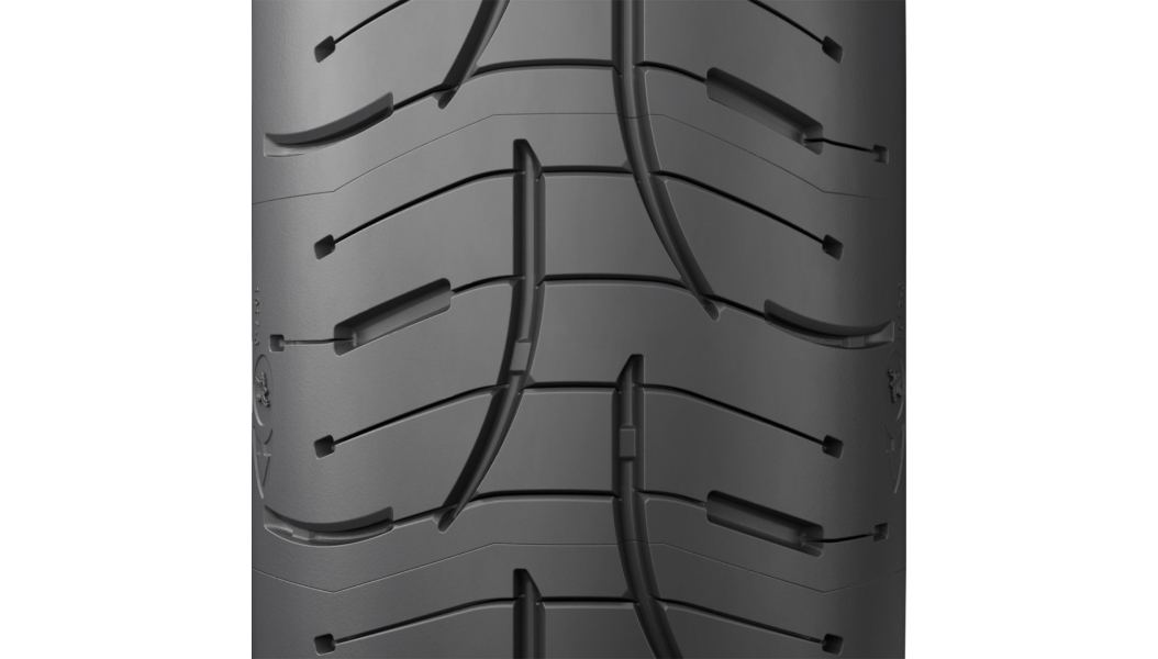Michelin Pilot Road 4 GT Front Tire 120/70ZR17 (58W)