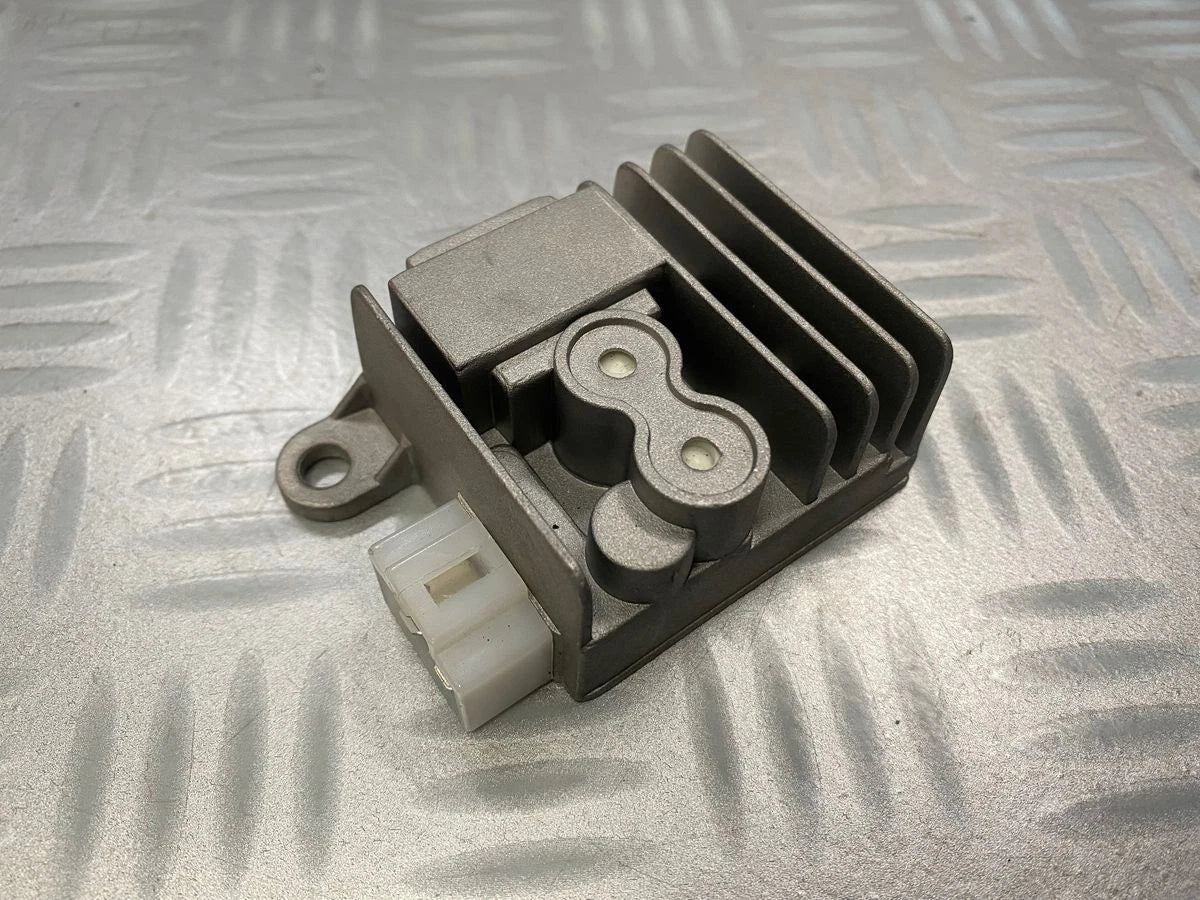 Yadea G5 Voltage Converter & Rectifier – OEM Main Power Module