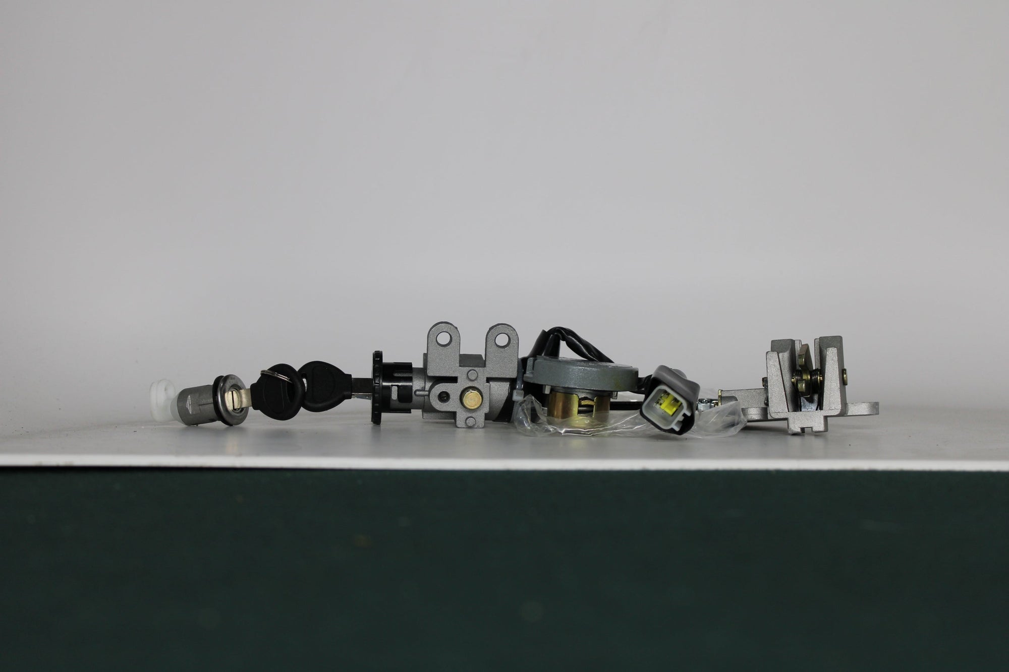 SW Comp Lock Set Soleil GT & Sun >19 – OEM Replacement 35010-KY-9000
