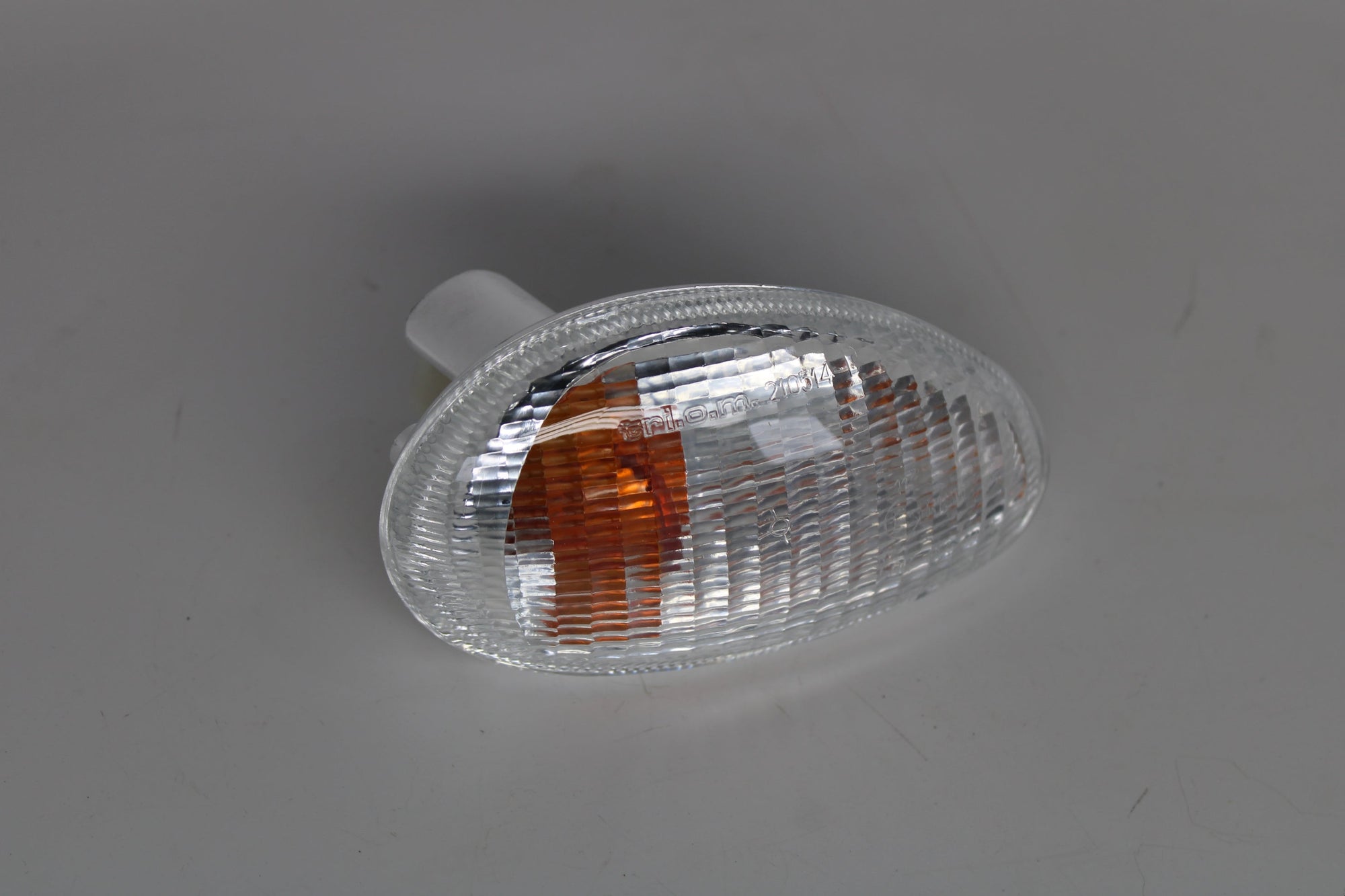 Vespa Front Right Turn Signal (Clear Lens) – OEM 581634 | Fits Vespa ET2 50 & ET4 125/150 (2001–2005)