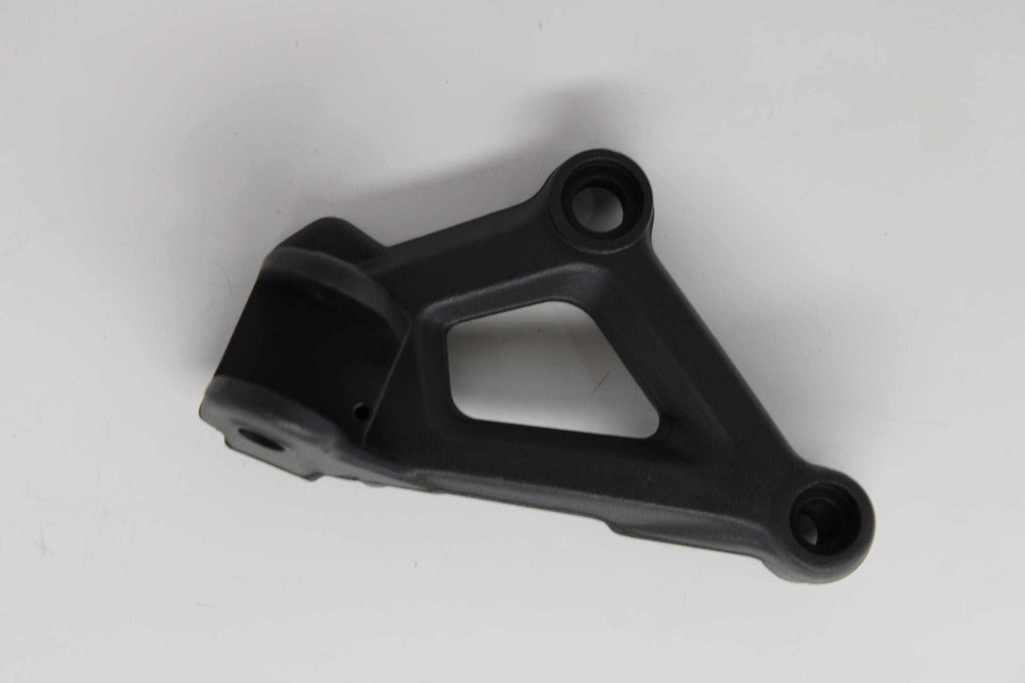 Benelli TNT 135 Right Footrest Bracket – OEM 58246V020100 | Genuine Passenger Peg Mount
