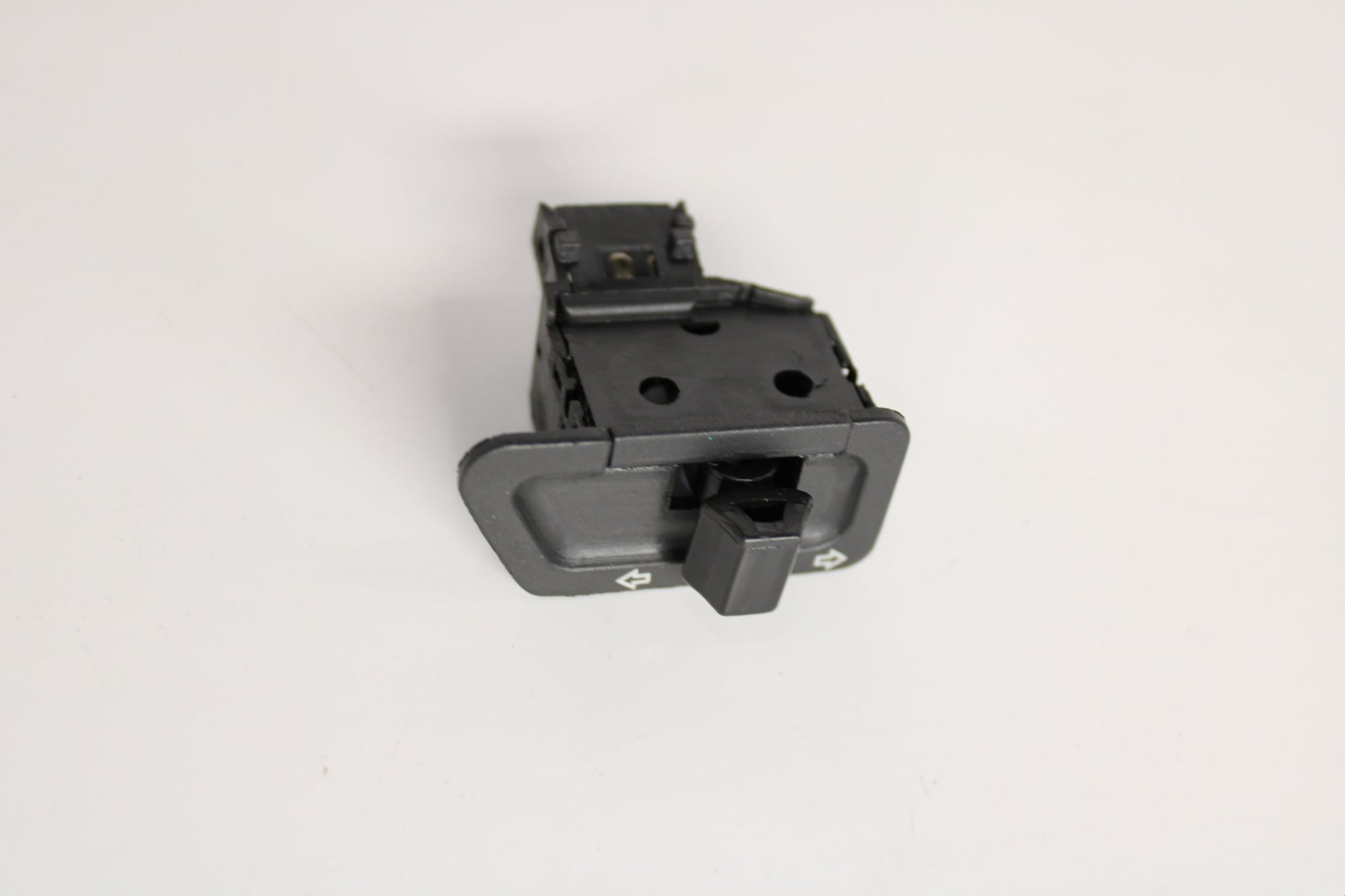 KYMCO Turn Signal Switch Assembly (Command SW Unit Winker) – Like / People Scooters | OEM Replacement 35200-GFY6-C00
