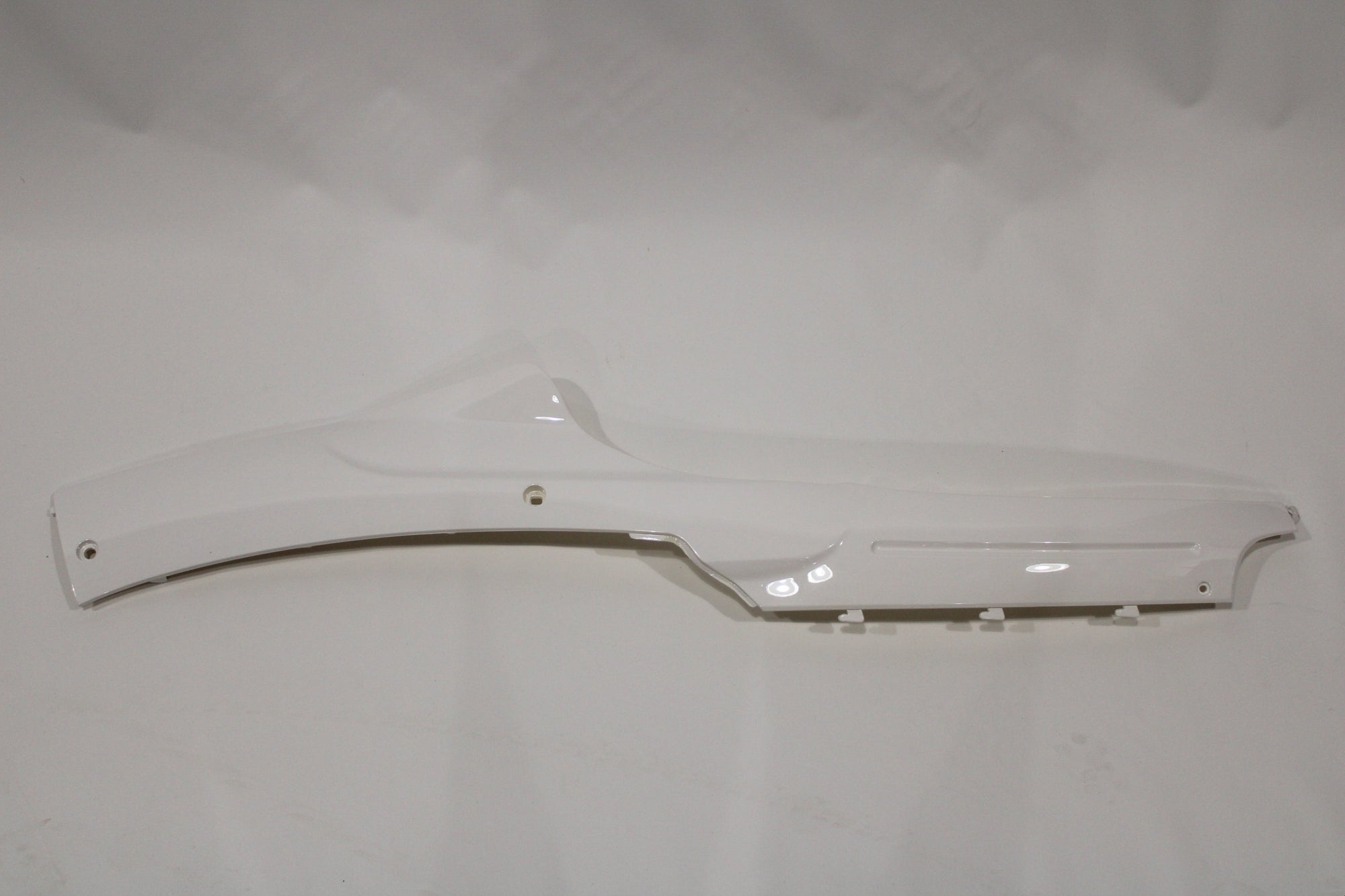 Lower Right Rear Side Body Cover – White | Soleil Scooter OEM Replacement 83501-KY-9000